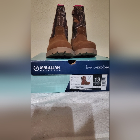 Magellan Outdoors 13M - Picture 3 of 3